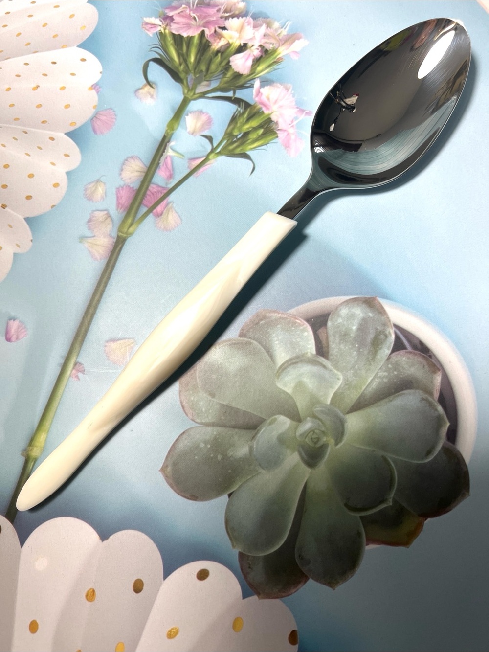 NEW CUTCO SOUP SPOON PEARL WHITE HANDLE 1553W FLATWARE INDIVIDUAL